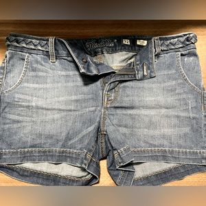 Miss Me Shorts - size 32